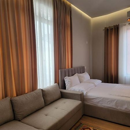 Berhami Studio Apartment Тирана Екстериор снимка