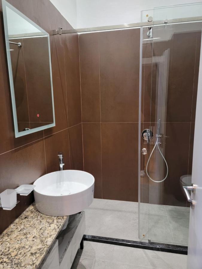 Berhami Studio Apartment Тирана Екстериор снимка